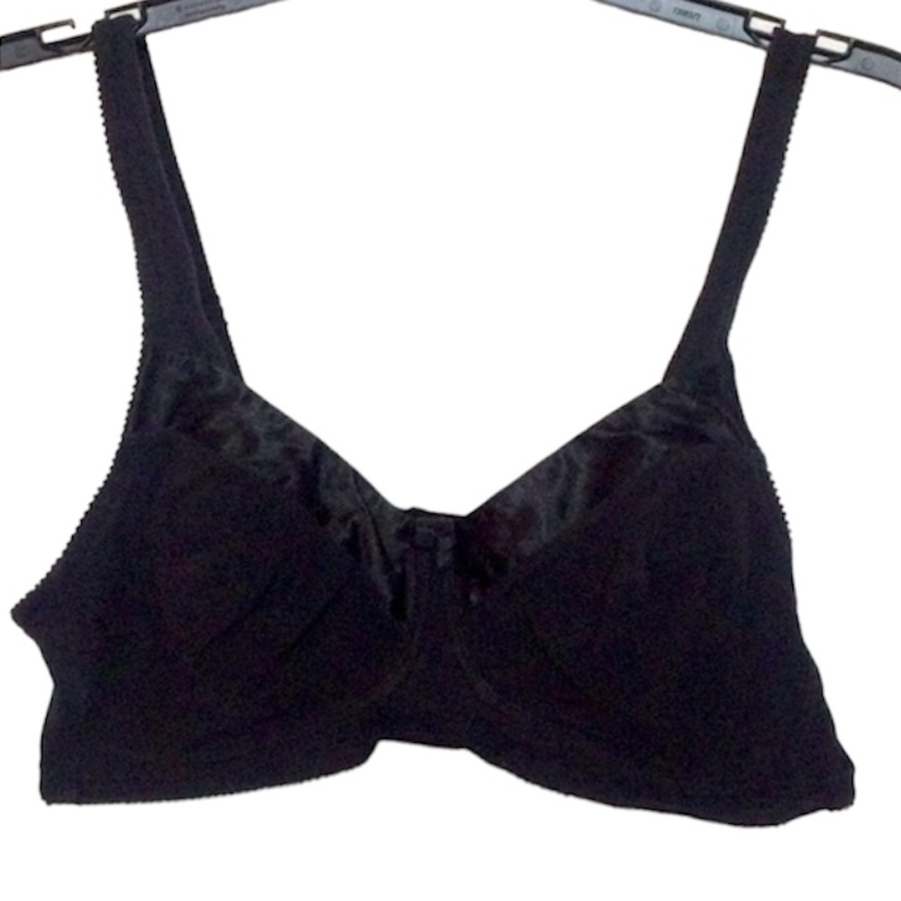 🌞 Fruit of the Loom 100% cotton Black Bra no wire heavy duty straps size 40C